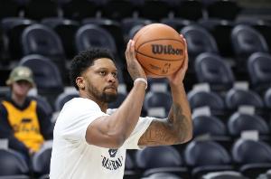 竞争激烈的 竞争激烈的